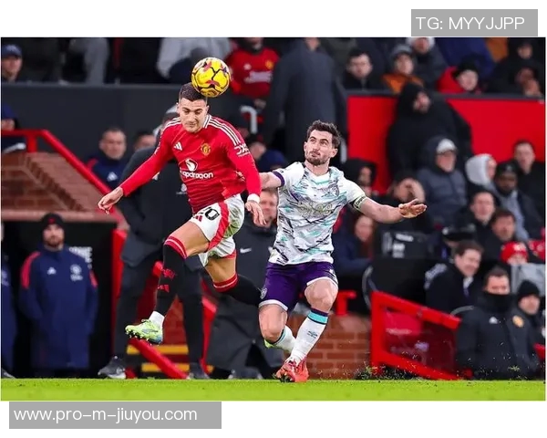 雷丁主场迎战伯恩茅斯双方争夺英冠积分榜重要位置